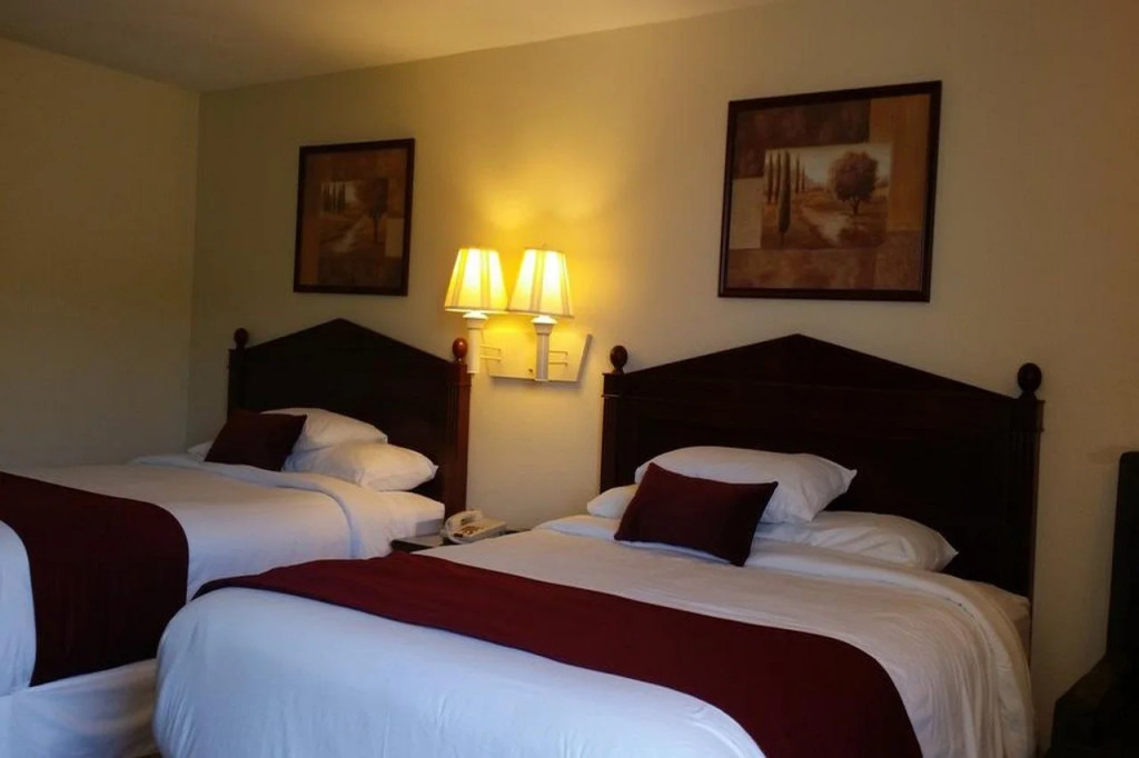 Ramada Williamsburg East Busch Gardens Area