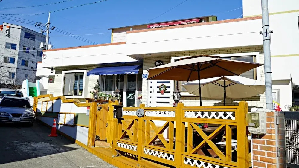 Yours Guesthouse