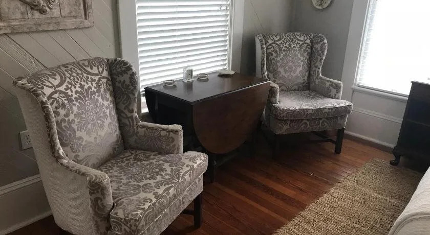 Katy House Bed and Breakfast