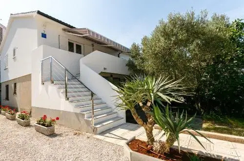 Apartment Zdravko A2