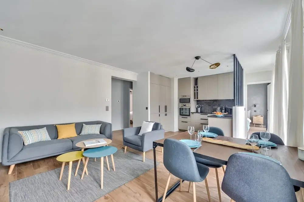 Splendid 3 bdrs Flat in a Prime Location of Paris