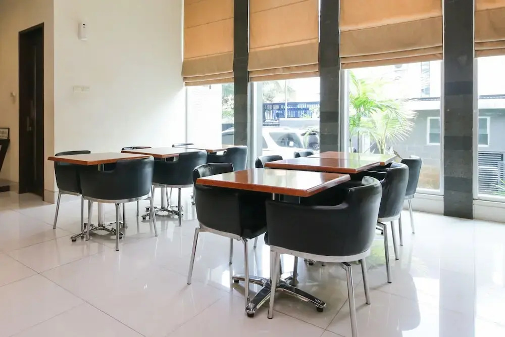 Airy Blok M Melawai Sepuluh 12 Jakarta