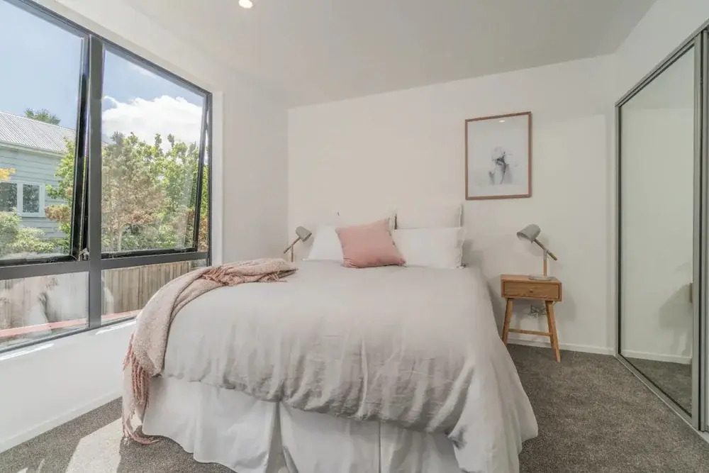 Spacious and Quiet 2 Bedroom Apartment in Ellerslie