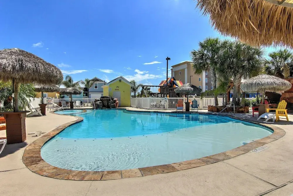 Gone Coastal - 3 Br Condo