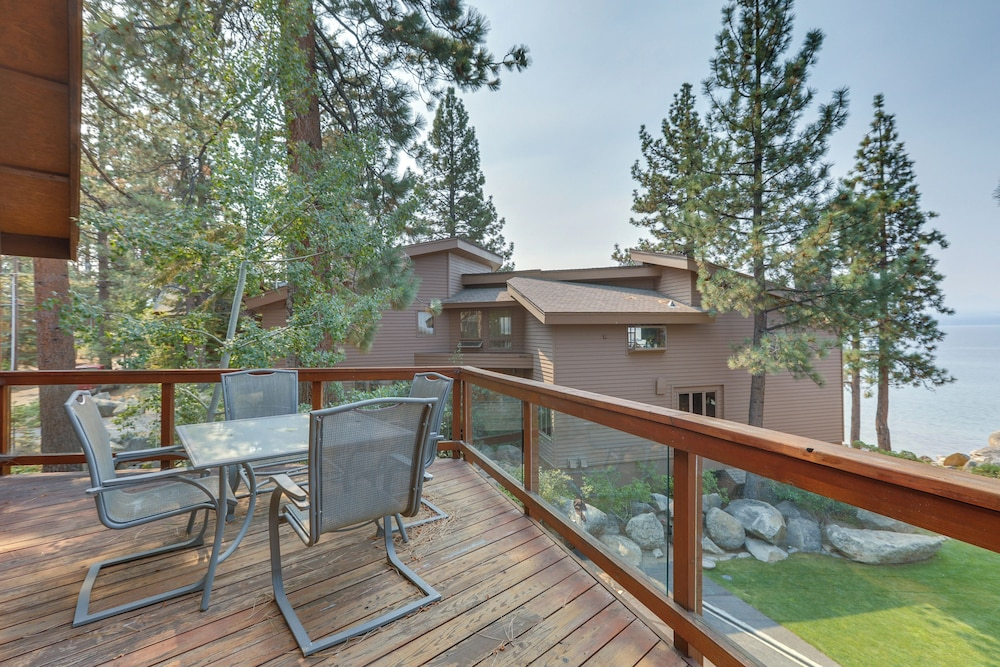 Deck & Beach Access: Lake Tahoe Shoreside Retreat!