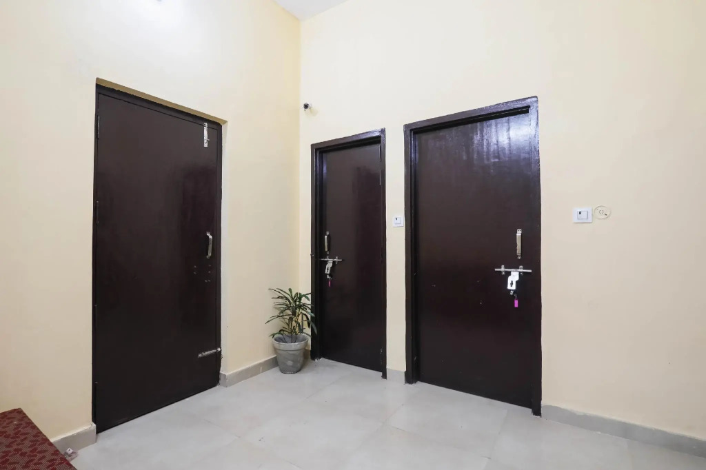 Hotel O Laavin Inn Near Gomti Riverfront Park