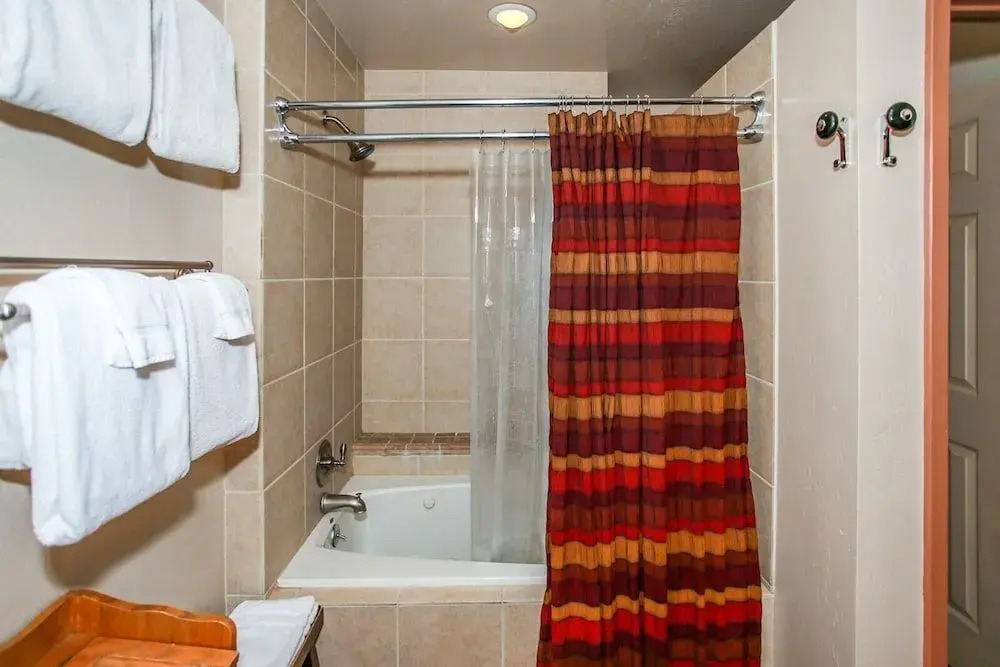 Bear Mountain Escape - 2 Br home by RedAwning