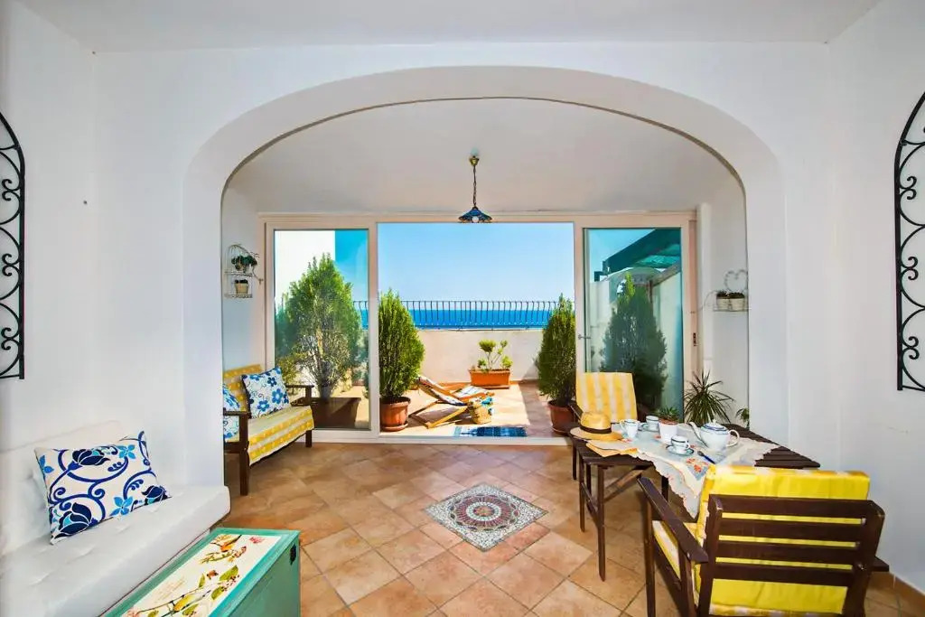 Loft at 200mt from the beach-park inside-sea view