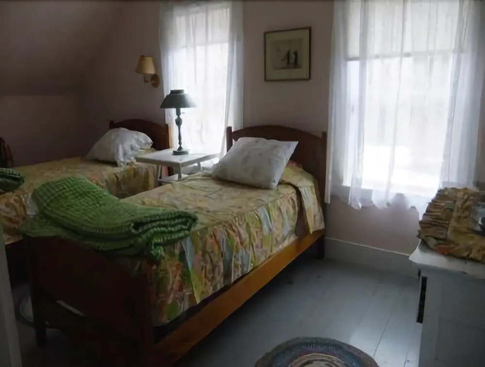 Holmes Caldwell Cottage - Three Bedroom Home