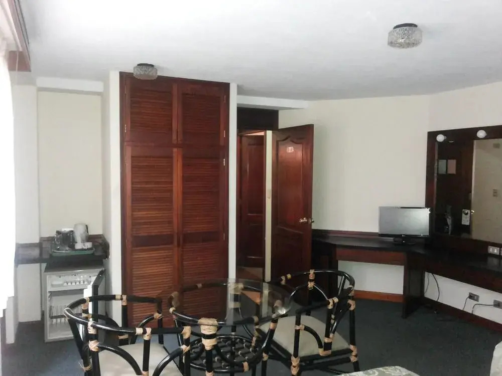 Apart-Hotel Suites Reforma