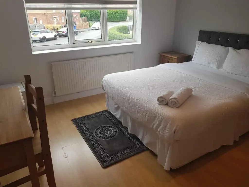 Doncaster Dream House Retreat- Sleeps 9