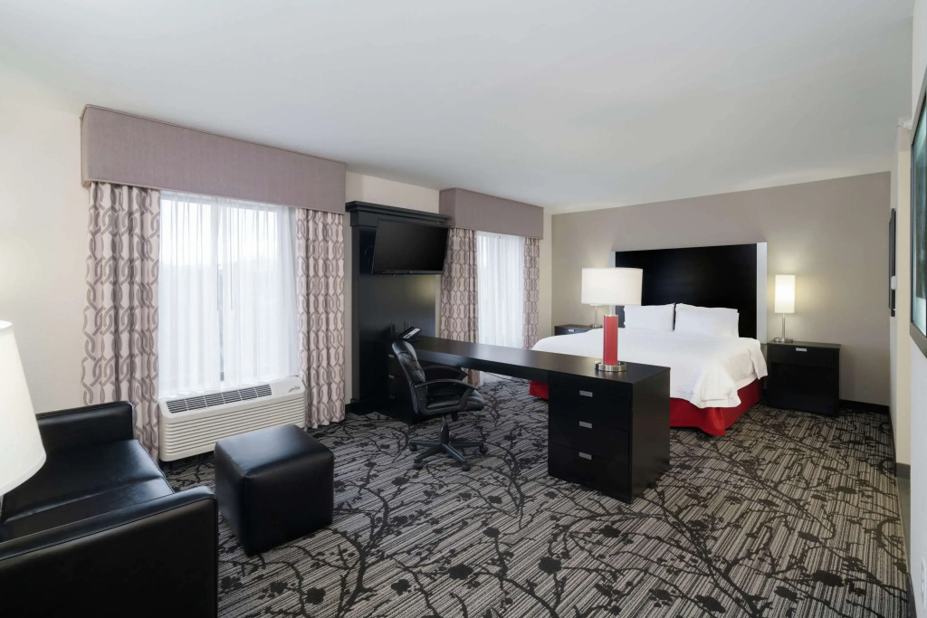 Hampton Inn and Suites Roanoke Airport/Valley View Mall