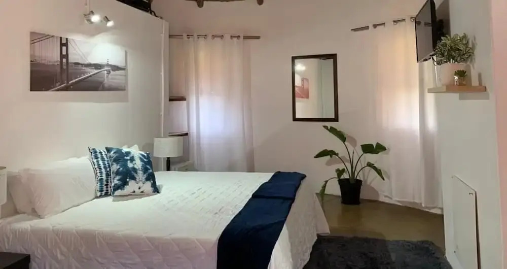 Brookside Lodge B&B