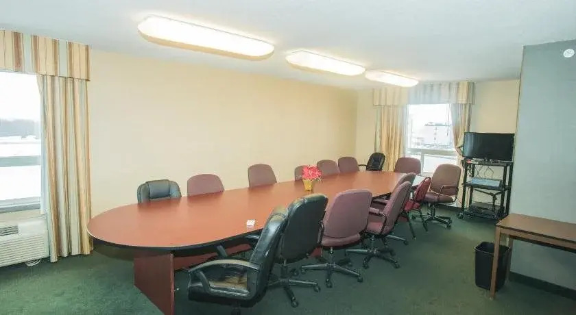 Lakeview Inns & Suites - Fort Saskatchewan