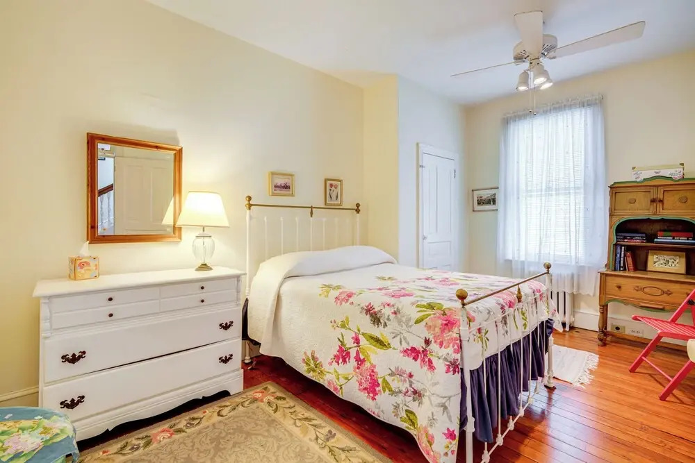 Walk to Beach: Cape May Home w/ Screened Patio!