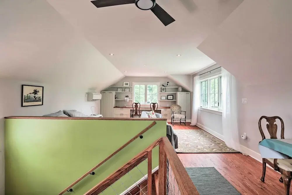 Barn-like Studio Suite w/ Flowering Garden!