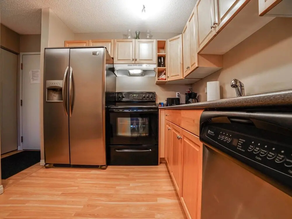 Trendy Dt Condo - 17th Ave+parking, Pets