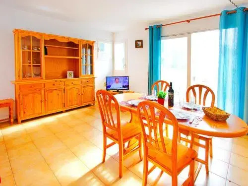 Apartment Platja de Roses-2 by Interhome
