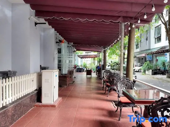 Chau Giang Hotel