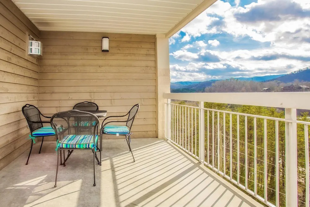 Whispering Pines 651
