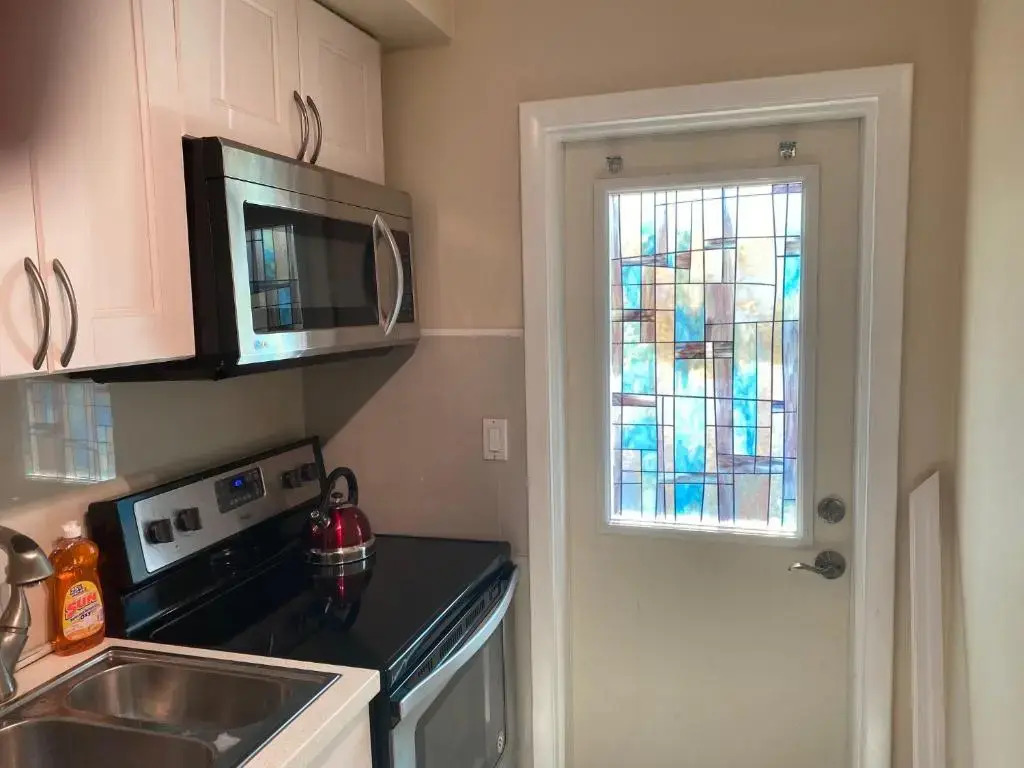 Hainsley Apartments at 1136