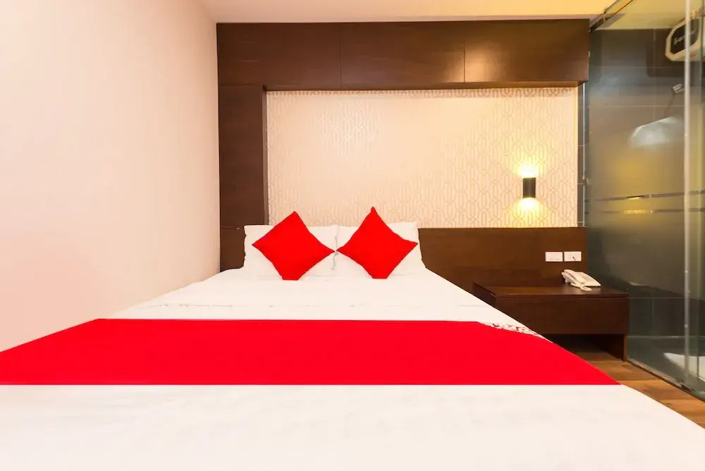 Thang Long Hotel by OYO Rooms