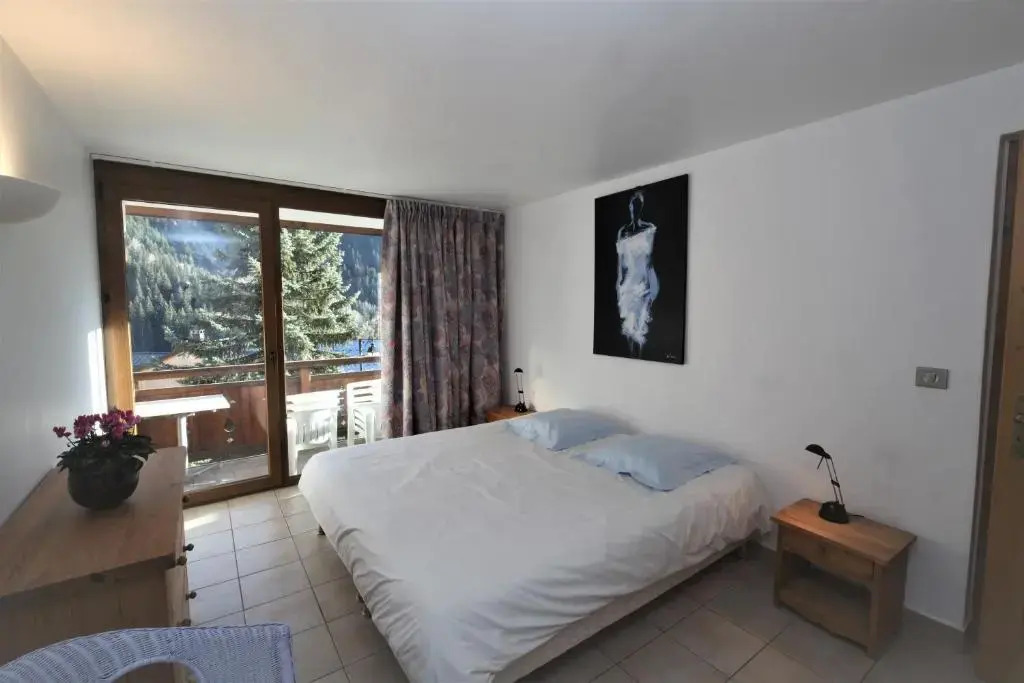 Apartment Ecureuil 200m2 Living room with fireplace