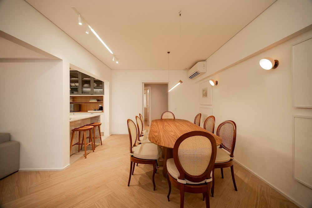 Av. Atlantica 5 Suites, Ocean View, Renovated