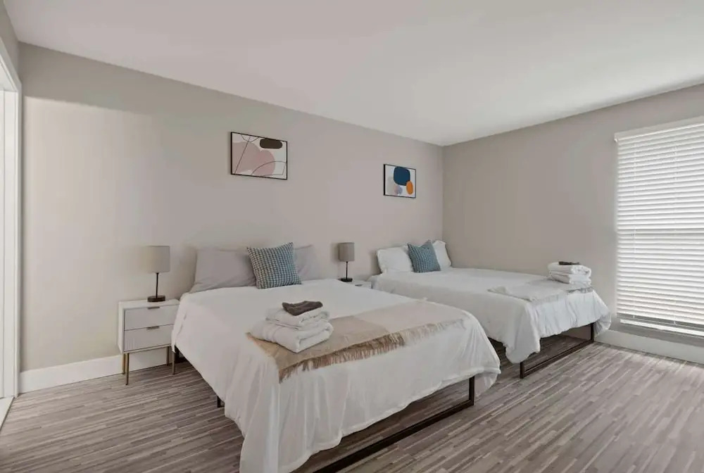 Inviting 2BR 2BA Unit in Rochester Hills