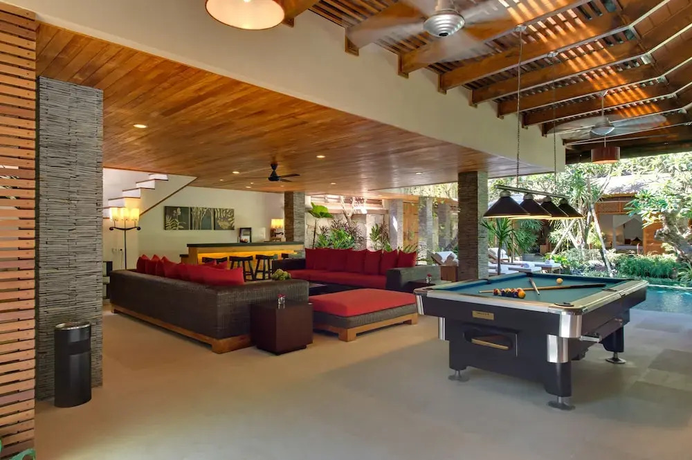 Spacious Luxury 4 Br in Centre Seminyak