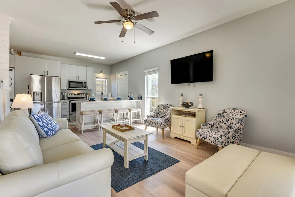 Walk to Beaches on 30a! Coastal Studio Stay