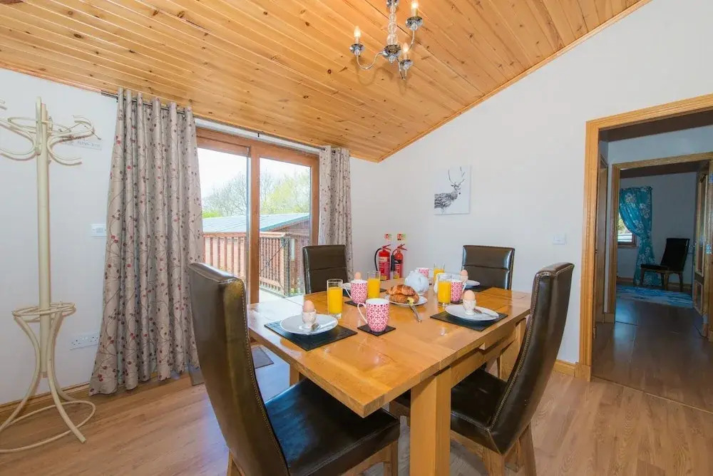 Barn Lodge with Hot Tub