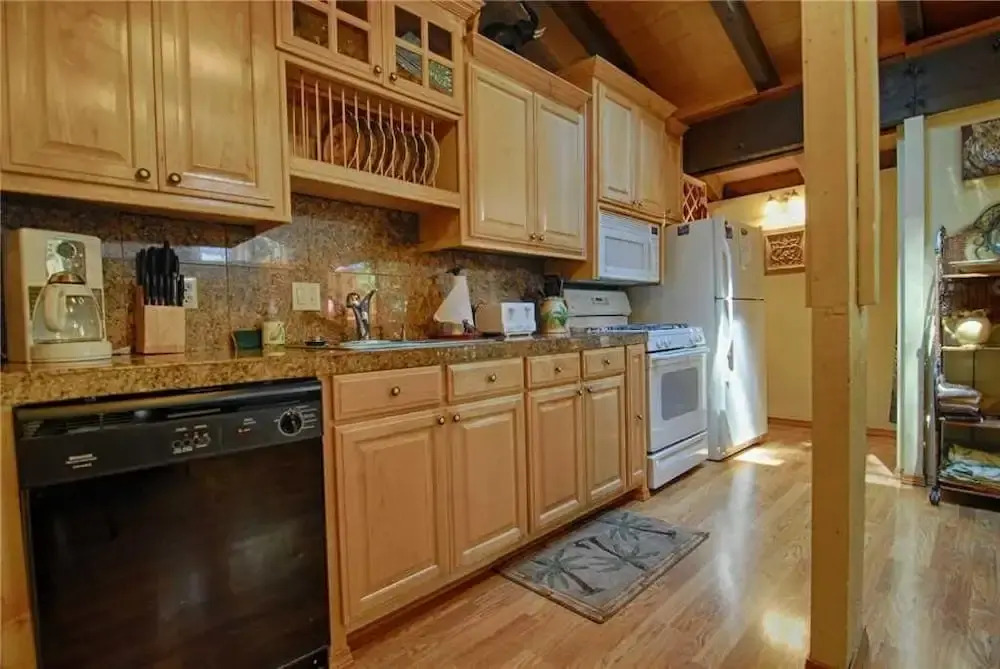 Walk the Grid, Big Deck, Updated, Pet Friendly #115