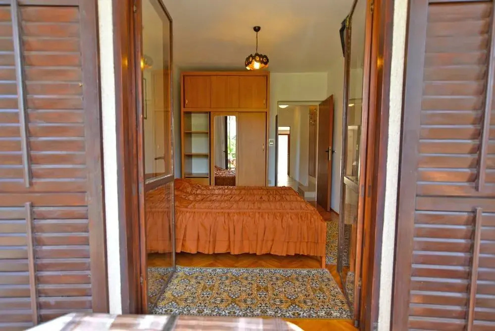 Apartment 1633