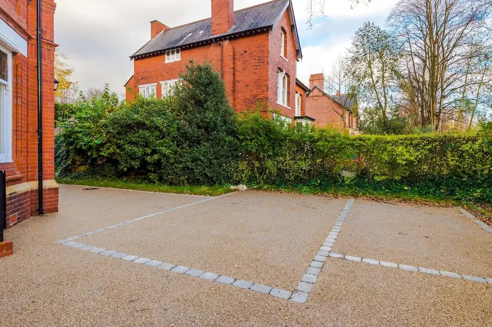Hilltop Serviced Apartments - Stockport