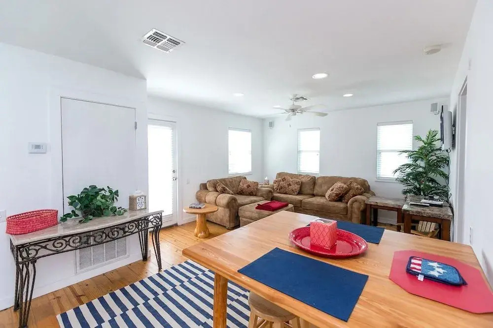 4BR Village Walk House, Pool by RedAwning