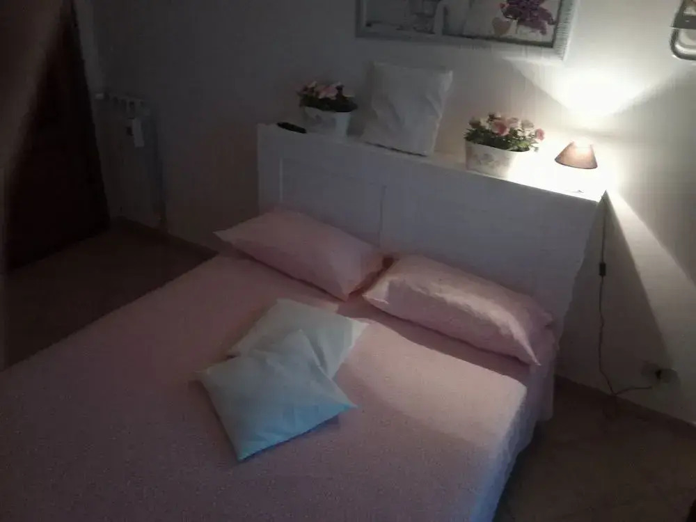 La Perla B & B Check in Time from h 20 pm till Midnight Orario check in da h 20 pm a mezzanotte