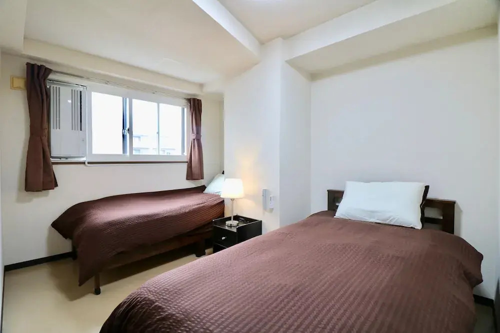 Sepia yamanote room401