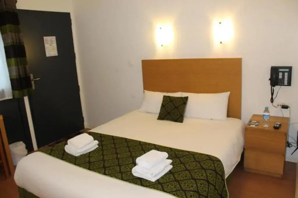 Brit Hotel MOTEL - Lyon L'Arbresle