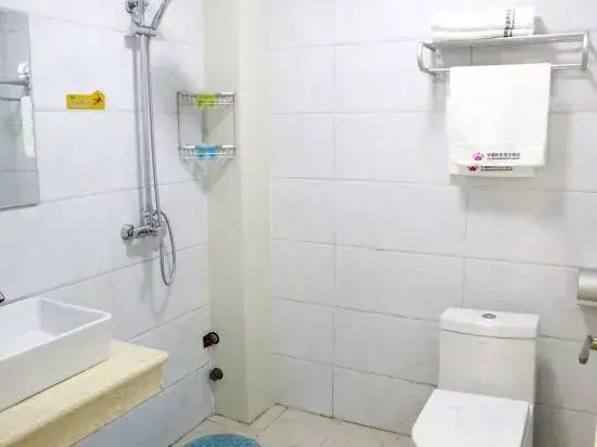 Zhumadian Huaqing Business Hotel