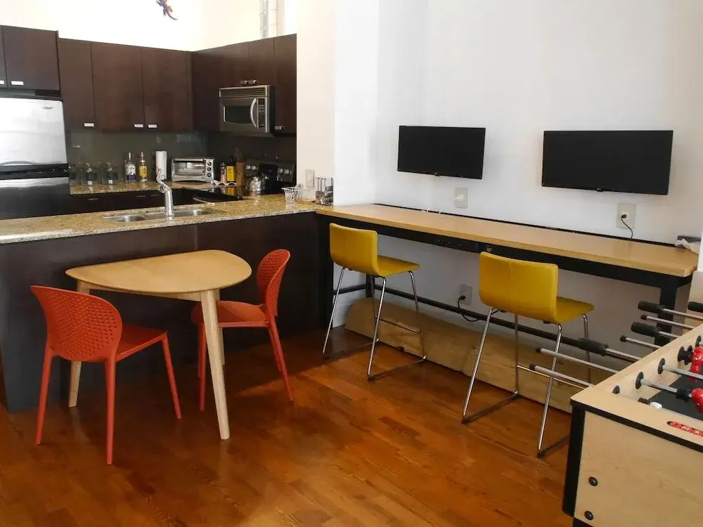 Spacious Open Condo with 2 Beds