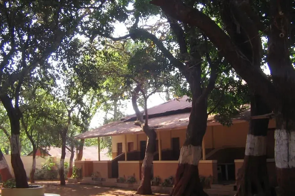 Gujarat Bhavan Hotel