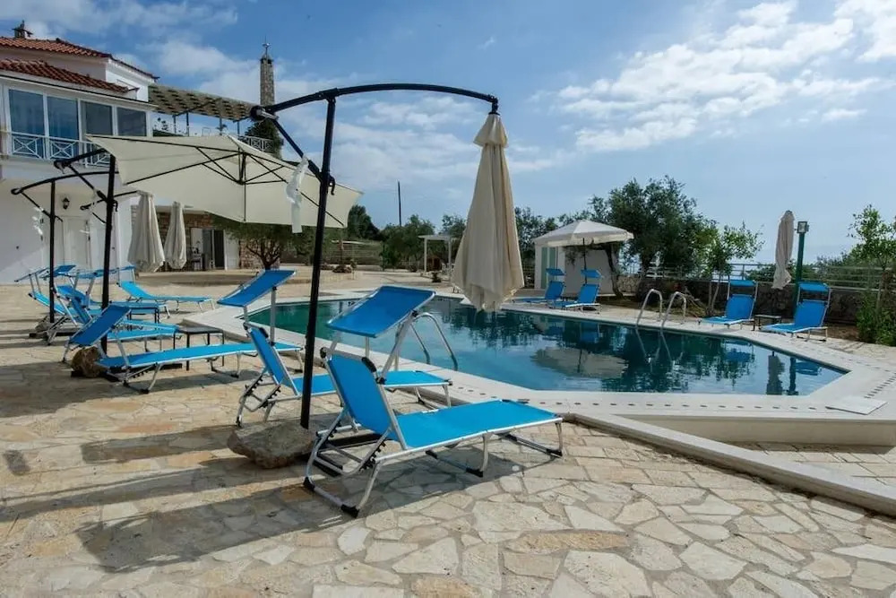 New Hope, studio with pool near the beach