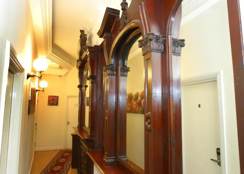Bridge Hotel