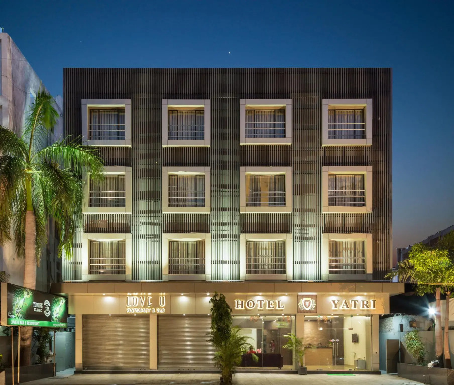 HOTEL YATRI