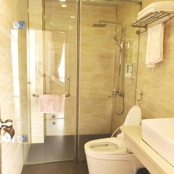 Golden Pine 3 Hotel