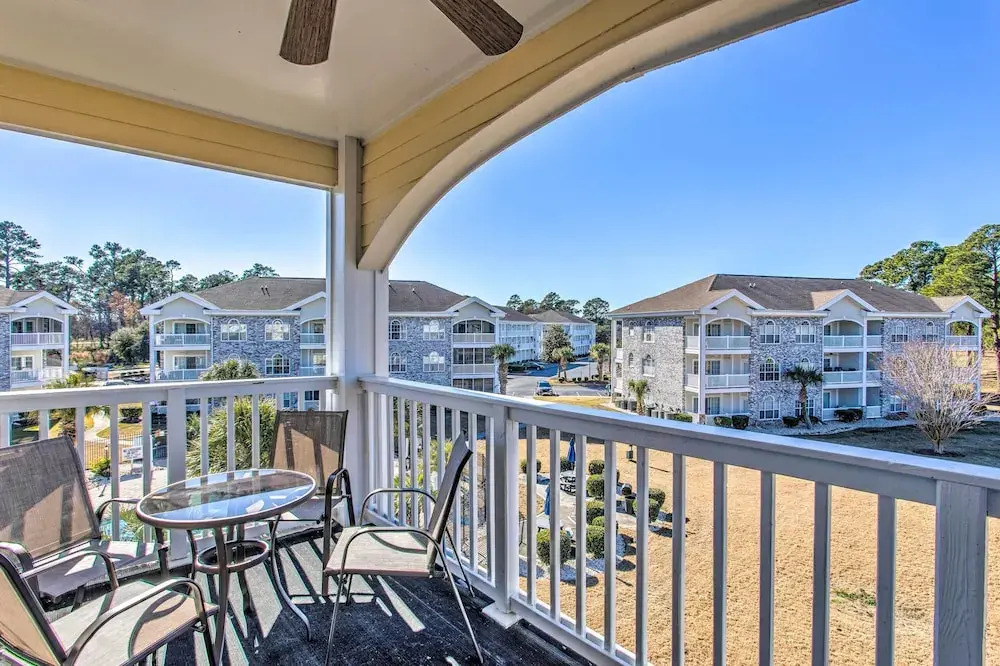 Pool & Golf Course Views: Myrtle Beach Condo