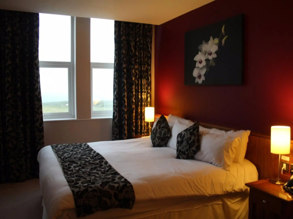 Maritime Hotel
