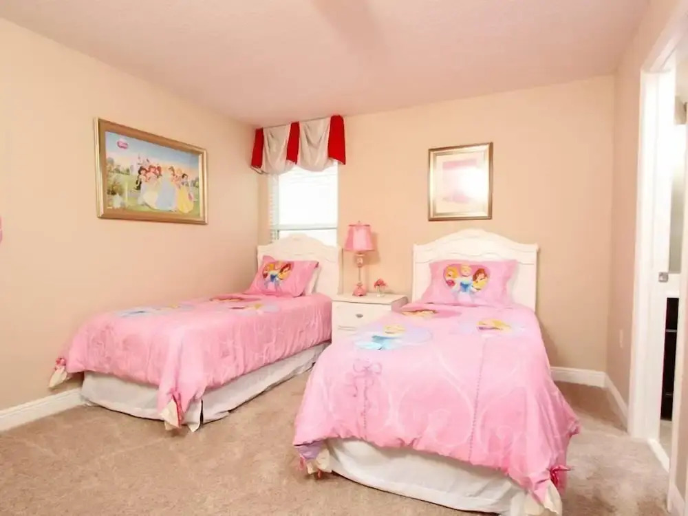 Luxury 7 Bedroom 5.5 Bedroom Vacation Home In Solterra Resort