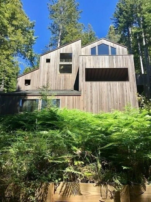 The Sonoma Treehouse 3 Bedroom Home by RedAwning